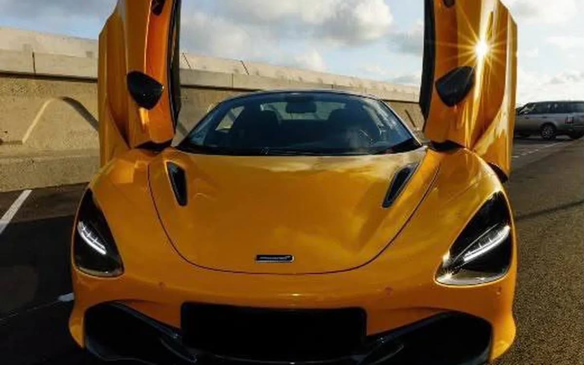 McLaren 720S Spider self-drive rental